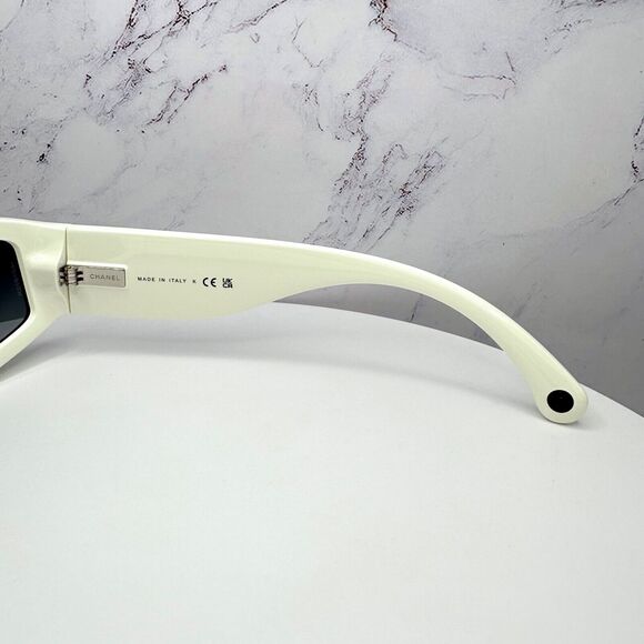 New CHANEL Sunglasses - Picture 9 of 16